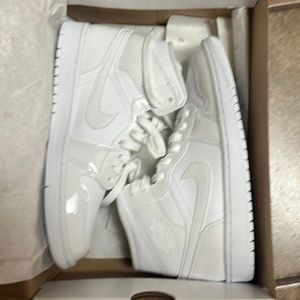 New in Box! Nike Women’s Air Jordan 1 Mid. NEVER WORN! Size 8.5.
